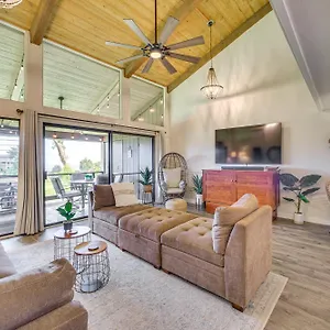  Apartment Chic With Lanai And Complex Pools!